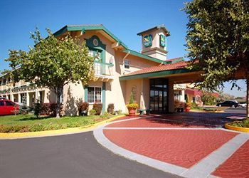 Quality Airport South Hotel Aurora